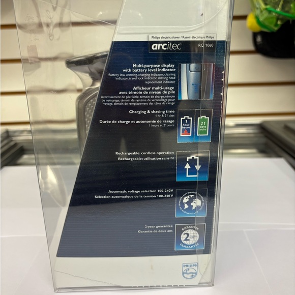 Philips Silver Electric Shaver with Flex & Pivot Technology - Picture 11 of 15